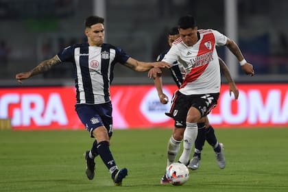 River Plate juega frente a Talleres (C)