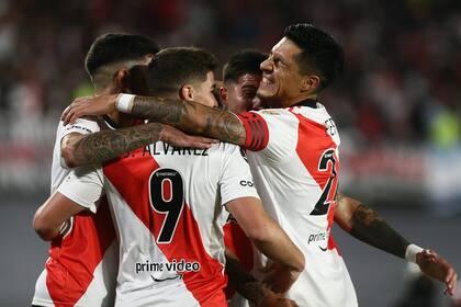River quiere seguir de festejo; ahora le toca Banfield, que suele complicarlo bastante en el Sur.