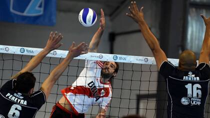River se impuso como local ante Obras