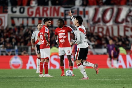 River se puso en ventaja con un gol de Driussi, pero luego quedó eliminado por penales