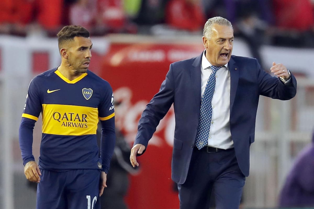 River Vs Boca . El Tecnico De Boca Gustavo Alfaro y Carlos Tevez.