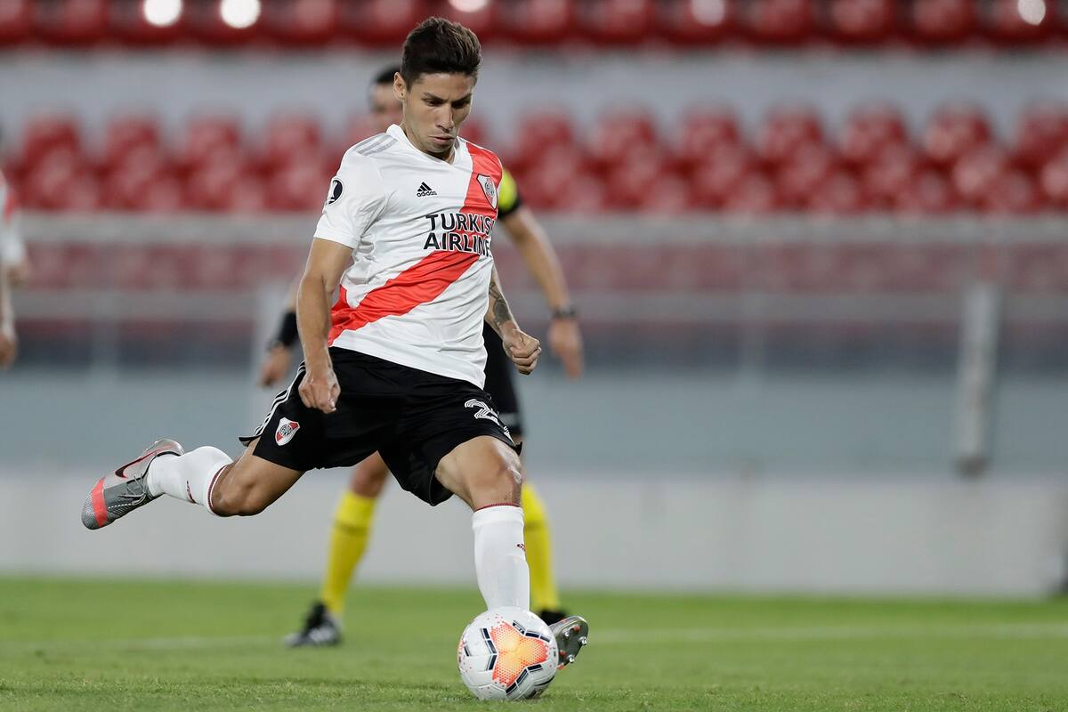 River vs Nacional. 1er gol de River