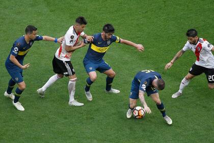 River y Boca se verán las caras el sábado, en el Monumental, tras el 2-2 en el partido de ida