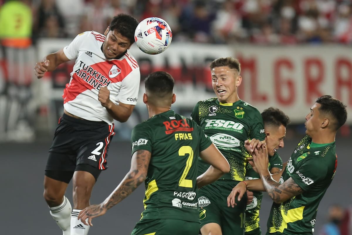 River y Defensa igualan 1 a 1