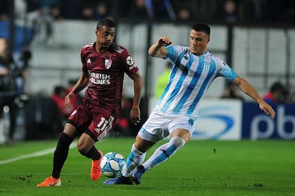 Iván Pillud, el primer capitán de Pizzi en Racing, hasta que el lateral perdió el puesto