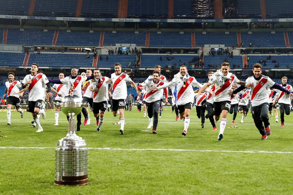 River y una celebración extraña: ganó la Copa Libertadores en Madrid.