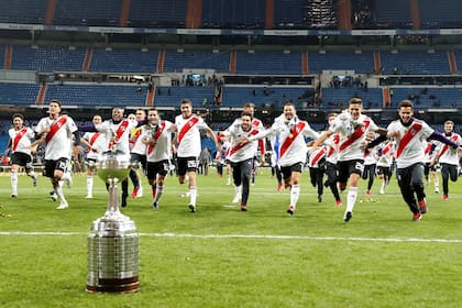 River y una celebración extraña: ganó la Copa Libertadores en Madrid.