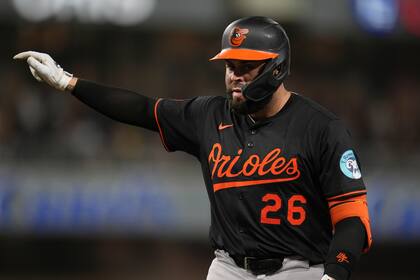 Rivera impulsa 4 carreras y Wells brilla en el regreso; Orioles vencen 6-2 a Padres.