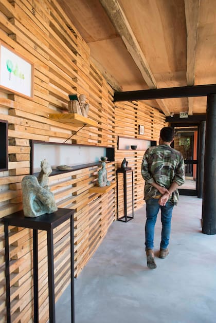 Rizoma es también el taller de la ceramista Marcela Jacob. Allí se exhiben sus obras.