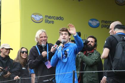 Road show de Franco Colapinto en CABA.