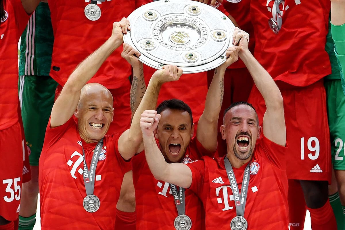 Robben, Rafinha y Ribbery festejaron el título de Bayern Munich, el equipo en el que jugaron por última vez en la Bundesliga