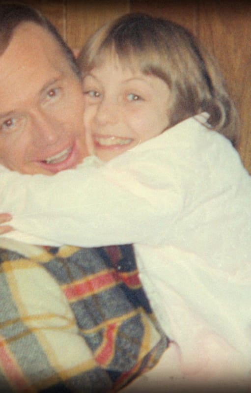 Robert Berchtold secuestró dos veces a Jan Broberg, a los 12 y 14 años. Ella, que luego se convirtió en actriz, ya contó su historia en el documental “Abducted in Plain Sight“, ahora presenta la serie “A friend of the family”