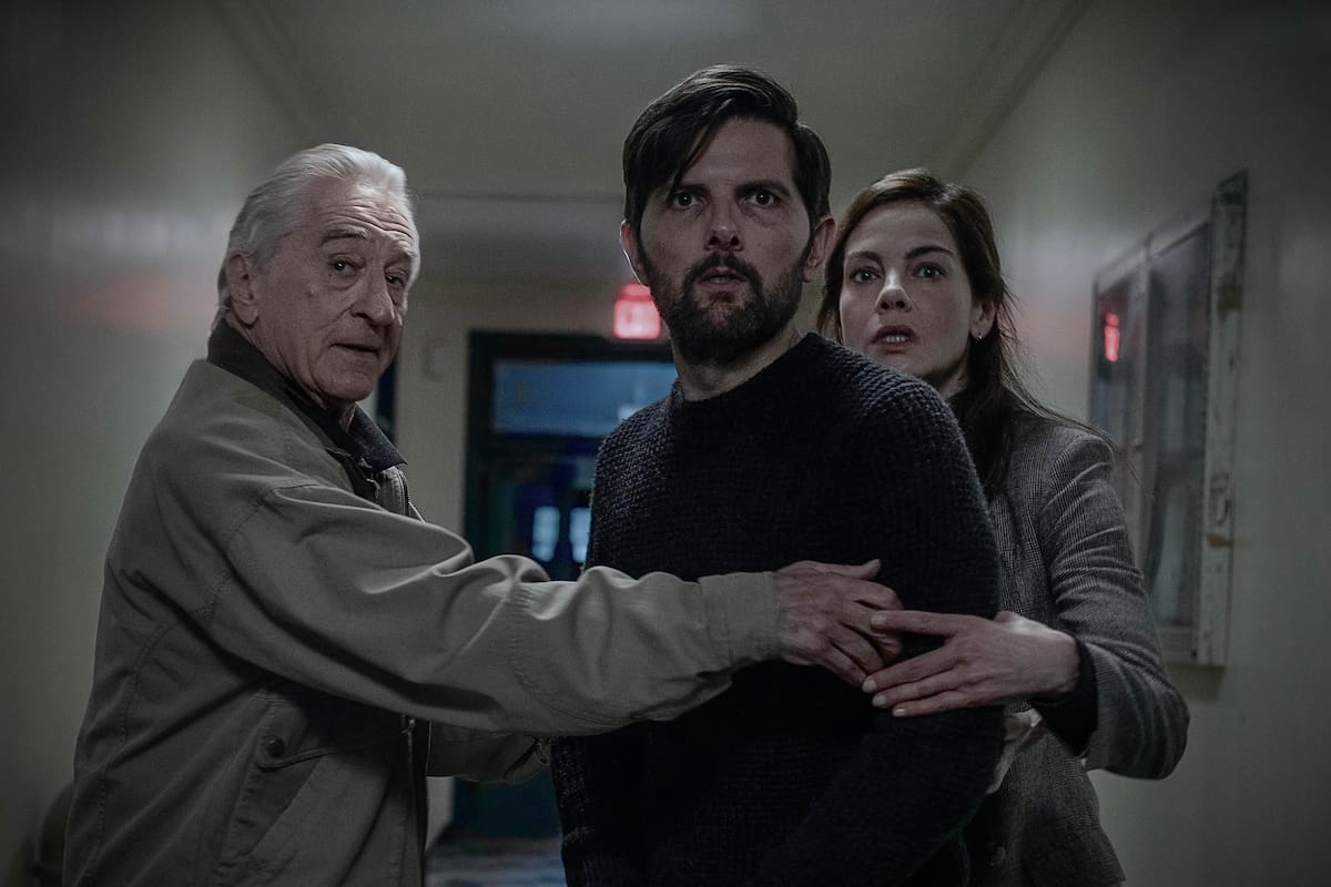 Robert De Niro, Michelle Monagham y Adam Scott, en Susurran tu nombre