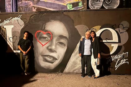 Robert De Niro y sus hijos retratados en el mural de su nieto