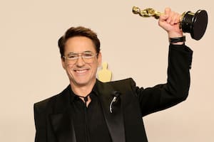 Robert Downey Jr. ganó su primera estatuilla como Mejor Actor de Reparto por su papel de Lewis Strauss en Oppenheimer este domingo 10 de marzo en la 96 gala de los Premios Oscar 2024 en Hollywood, California. Arturo Holmes/Getty Images/AFP (Photo by Arturo Holmes / GETTY IMAGES NORTH AMERICA / Getty Images via AFP)