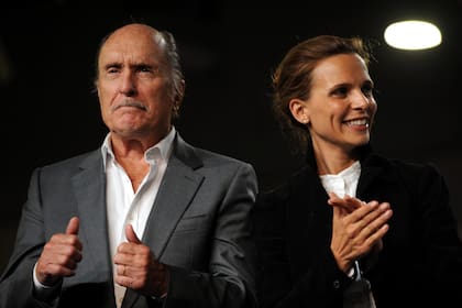 Robert Duvall junto a su esposa, Luciana Pedraza, a quien conoció en 1996