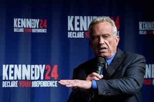 Robert F. Kennedy Jr., habla durante un acto de campaña en el Adrienne Arsht Center for the Performing Arts del condado de Miami-Dade, el jueves 12 de octubre de 2023, en Miami