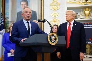 Robert F. Kennedy Jr., secretario del Departamento de Salud y Servicios Sociales de los Estados Unidos, modificó el calendario federal de vacunación pediátrica