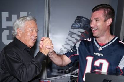 Robert Kraft se destaca como el hombre que cambió la historia de los New England Patriots