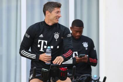 Robert Lewandowski en su dieta evita gluten y lactosa, y toma carbohidratos y glucosa en los días previos al partido.