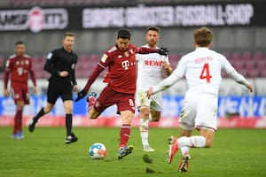 Robert Lewandowski logró su gol numero 300 en la Bundesliga y es el segundo máximo anotador en la historia del certamen
