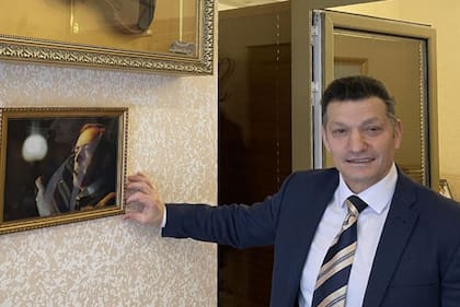 Robert Papinyan es un investigador en Ucrania.