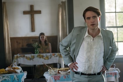 Robert Pattinson en El diablo a todas horas