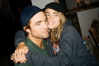Robert Pattinson y Suki Waterhouse compartieron una foto de su bebé