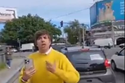 Robertito Funes fue agredido por dos trapitos a los que no les pudo dar plata