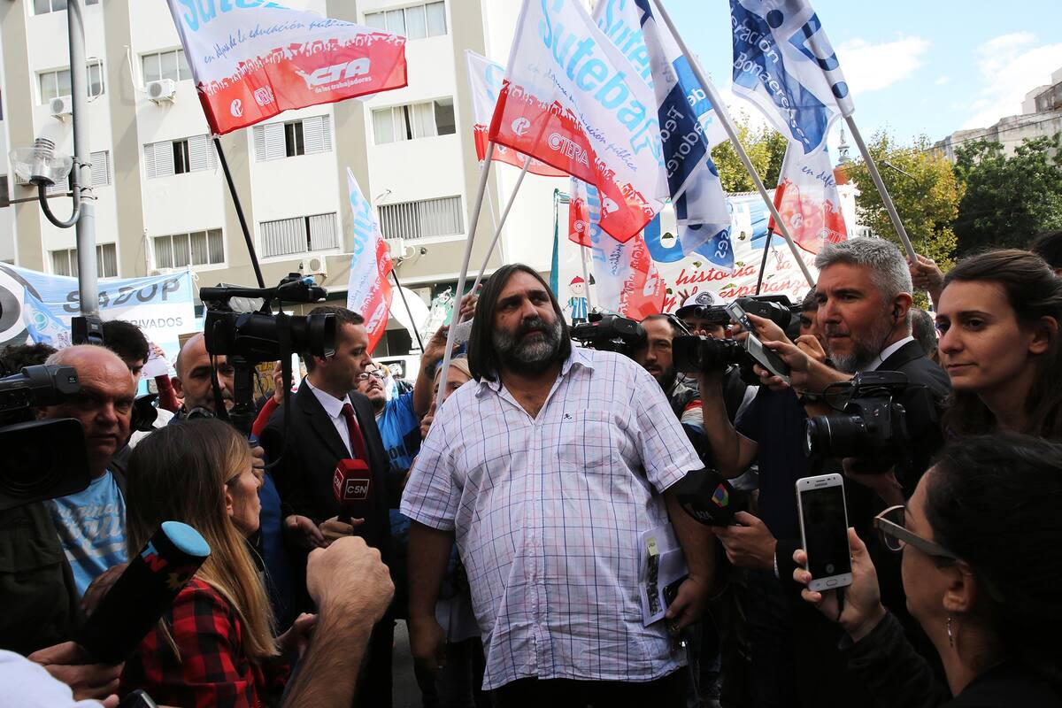 Roberto Baradel, del Suteba, será favorecido por Kicillof por la derogación de una multa que le había aplicado la gestión de Vidal por los paros docentes