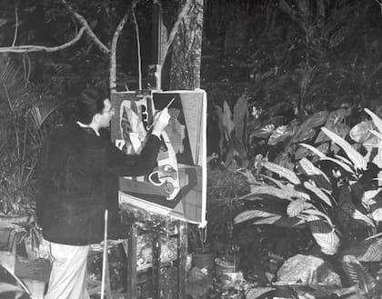 Roberto Burle Marx pintando... además del paisajismo, también lo cautivaban la pintura y la escultura.