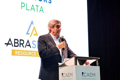 Roberto Cacciola, presidente de la Cámara Argentina de Empresas Mineras (CAEM), durante la cena por el Día de la Industria Minera 2024