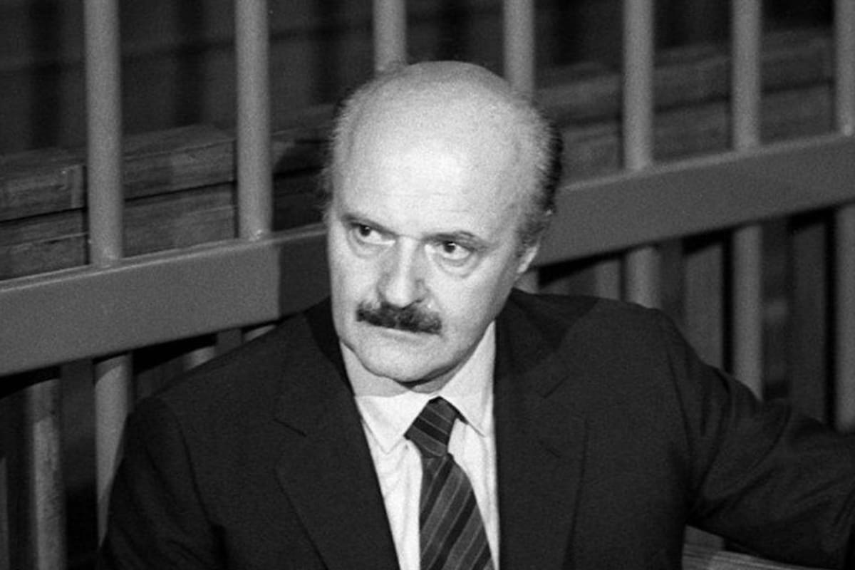 Roberto Calvi, conocido como "el banquero de Dios", fue encontrado ahorcado en un puente de Londres
