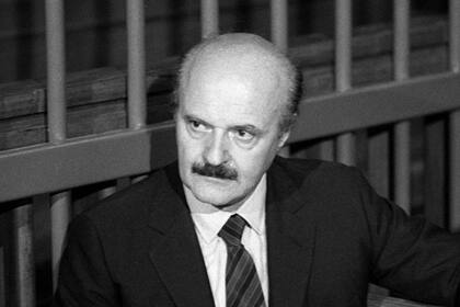 Roberto Calvi, conocido como "el banquero de Dios", fue encontrado ahorcado en un puente de Londres