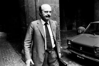 Roberto Calvi, poderoso financista italiano vinculado al Banco Vaticano, a la Mafia y a la logia masónica "P2" (Criminalia)