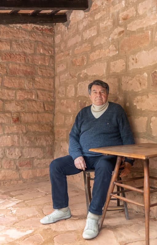 Roberto Chavero vive en la localidad que hizo tan feliz a su padre.
