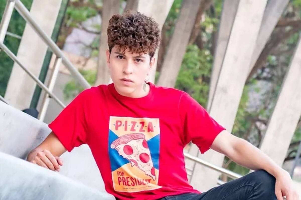 Roberto Costilla, el joven que sufrió un ataque homofóbico en el que le rompieron una pierna