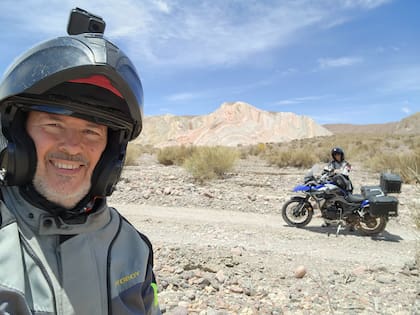 Roberto cruzó el país entero en moto tres veces