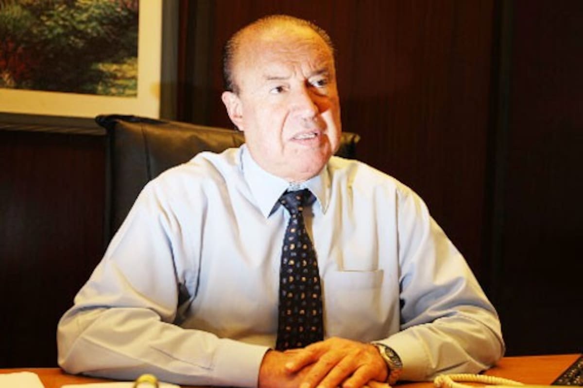 Roberto Digón, el martes último, en la oficina que tiene en el Banco Provincia