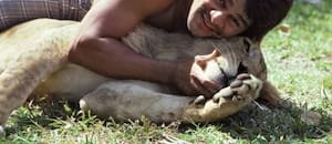 Cantaba salsa, tenía un león en la casa y casi se mata en Argentina: una vida de película