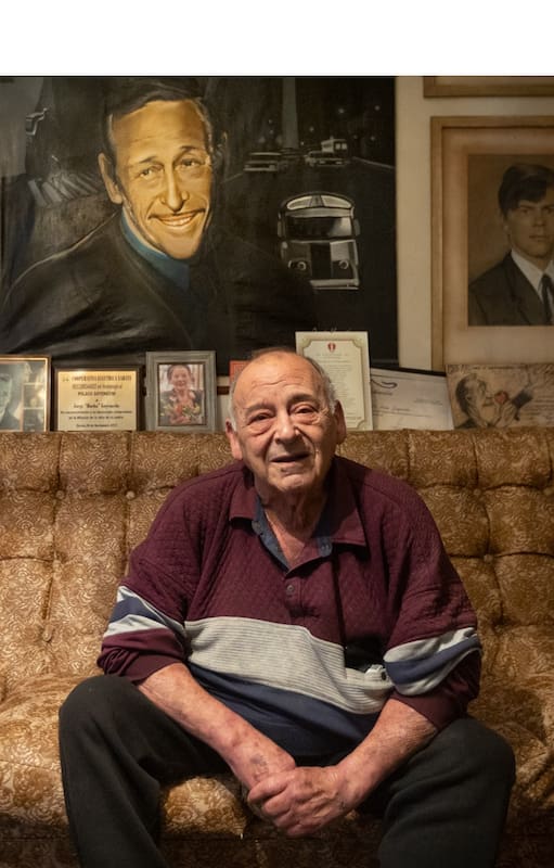 Roberto Emilio Goyeneche, en el living de Melián 3167.