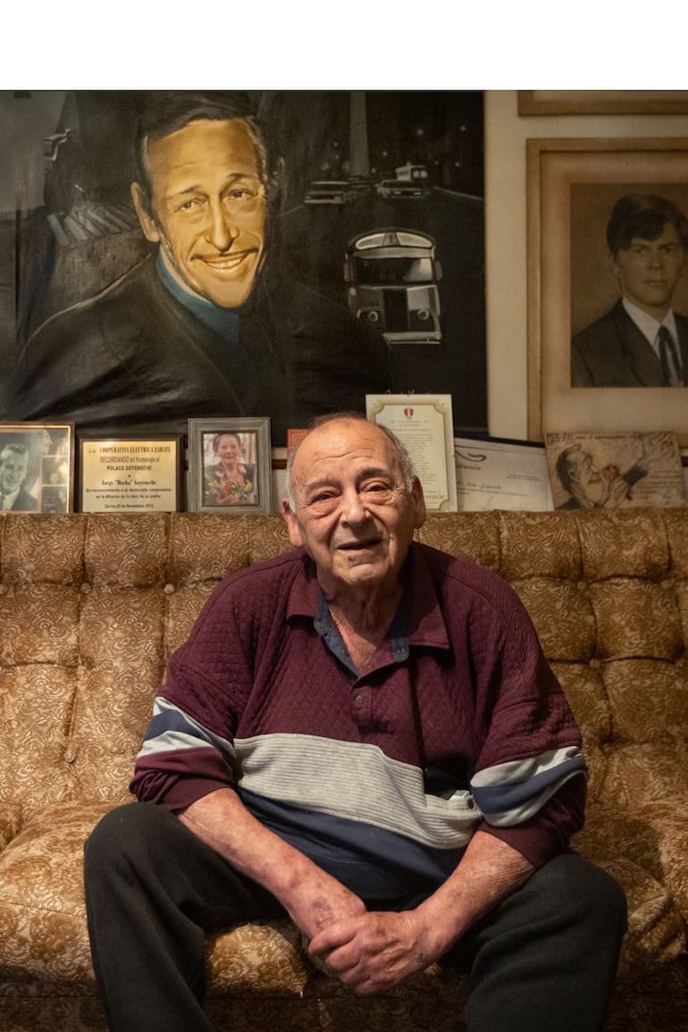 Roberto Emilio Goyeneche, en el living de Melián 3167.