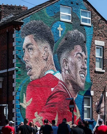 Roberto Firmino tiene su mural en Liverpool, donde es un verdadero ídolo