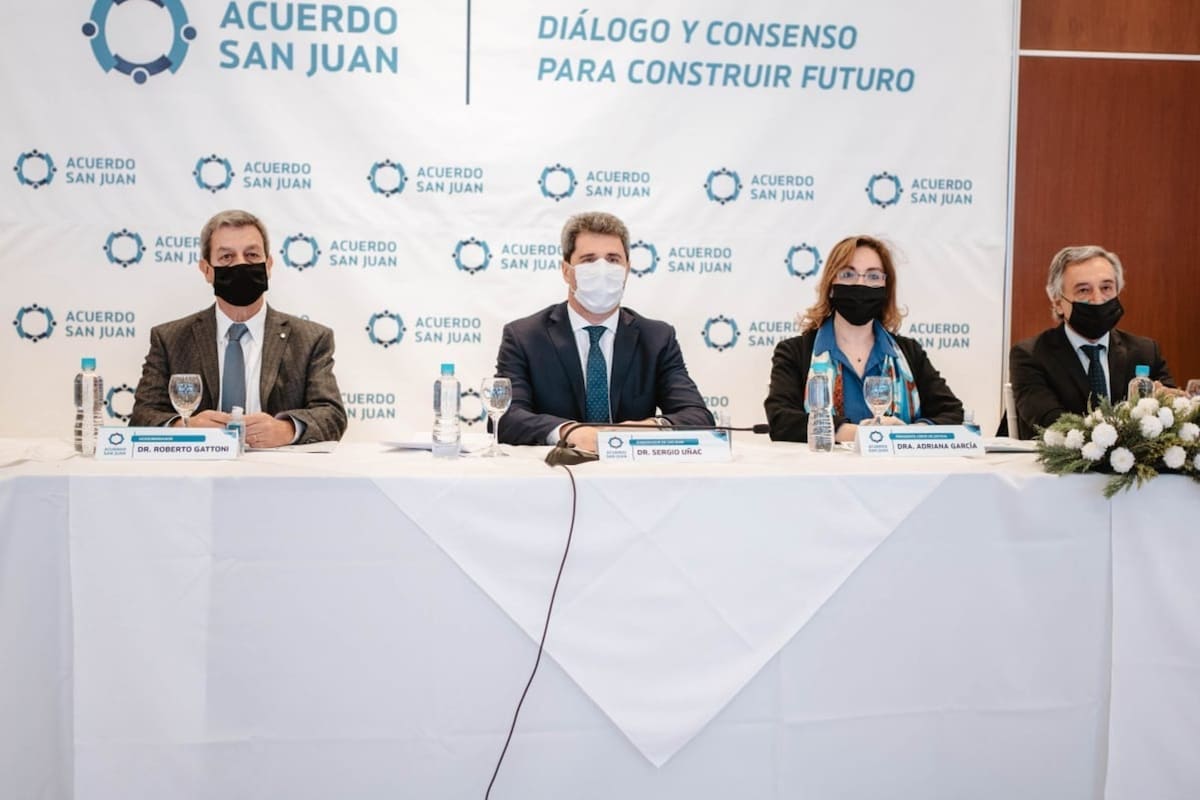 Roberto Gattoni, Sergio Uñac, la juez Adriana García Nieto y el senador Roberto Basualdo