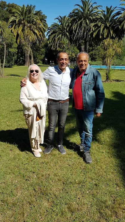 Roberto Giordano con su mujer y su hijo Luciano