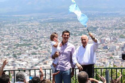 Roberto Lavagna cerró su campaña en Salta junto al gobernador Juan Manuel Urtubey
