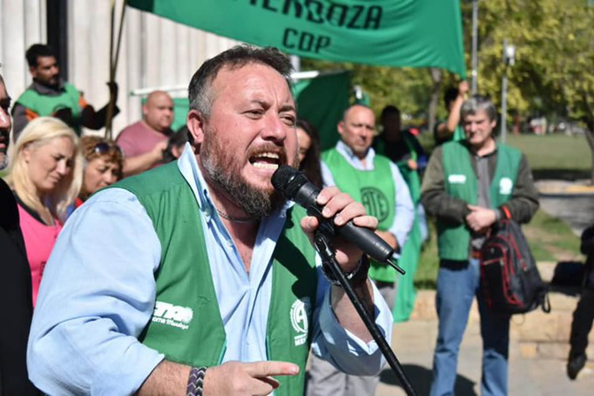 Roberto Macho, titular de ATE Mendoza, fue detenido ayer por haber cortado calles durante un reclamo salarial