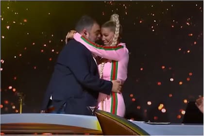 Roberto Moldavsky junto a Wanda Nara en ¿Quién es la máscara?