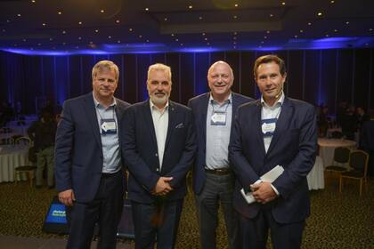 Roberto Murchison, presidente de IDEA; Enrique Humanes, director; Julián García, director, y Alberto Arizú, presidente de Experiencia IDEA Agroindustria 2022