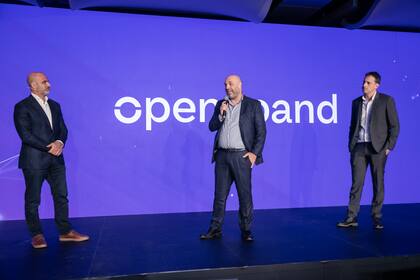 Roberto Nobile, CEO de Telecom; Leandro Rzezak, founder de Intraway; Lucas Lodeiro, CEO de Openxpand.